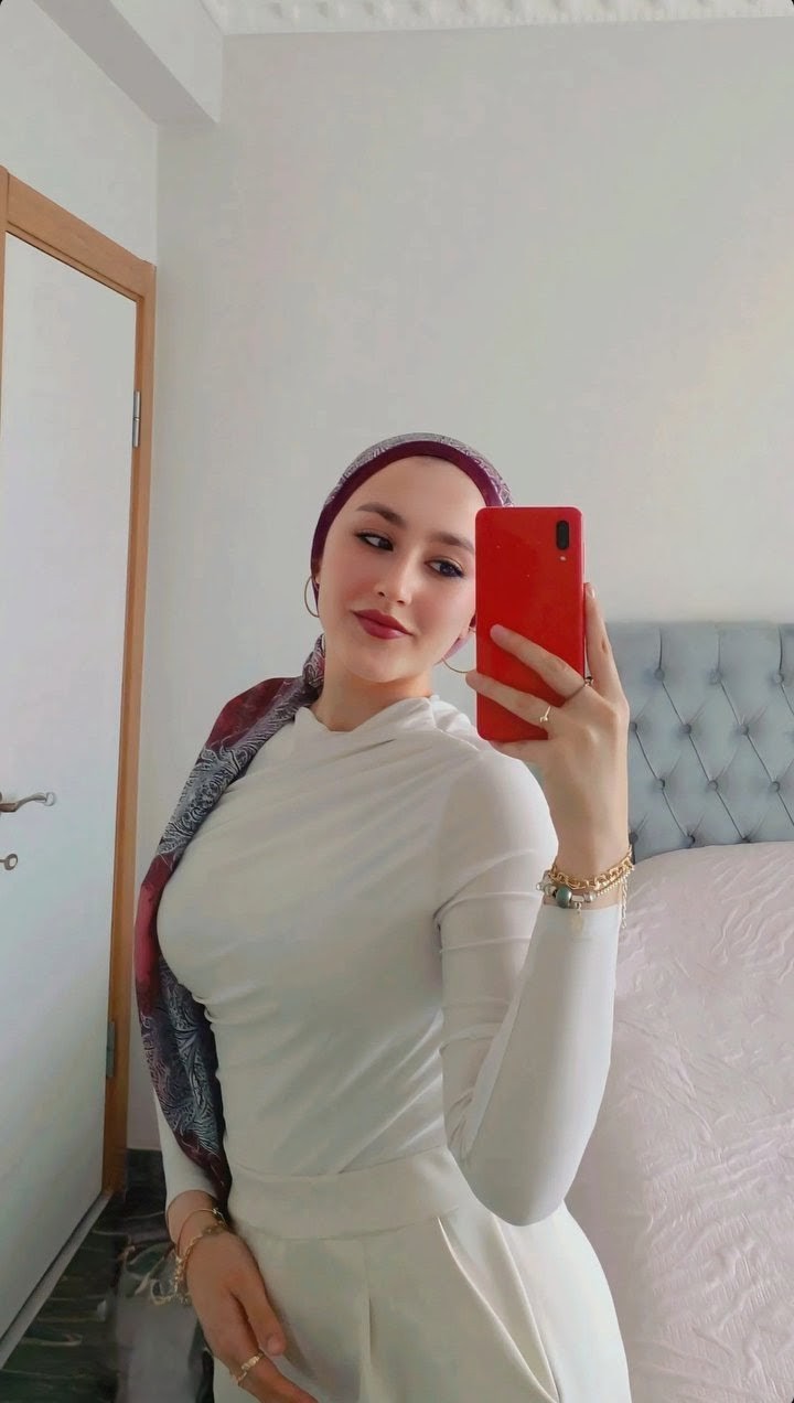 Yalı Sadık Bir Kadın Escort Bayan Berrak